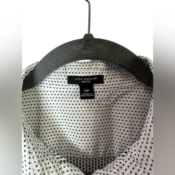Ann Taylor Petite Women’s Button-Down Shirt White Black Dot Print Size 6P - Picture 3 of 7